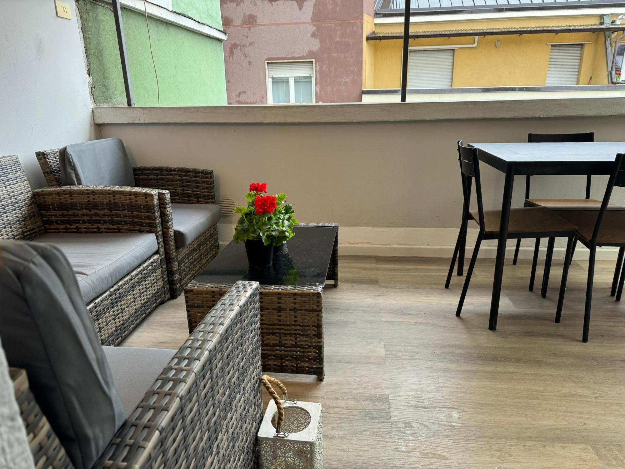 La Casa Di Tom - Homy Milano Apartment Exterior photo